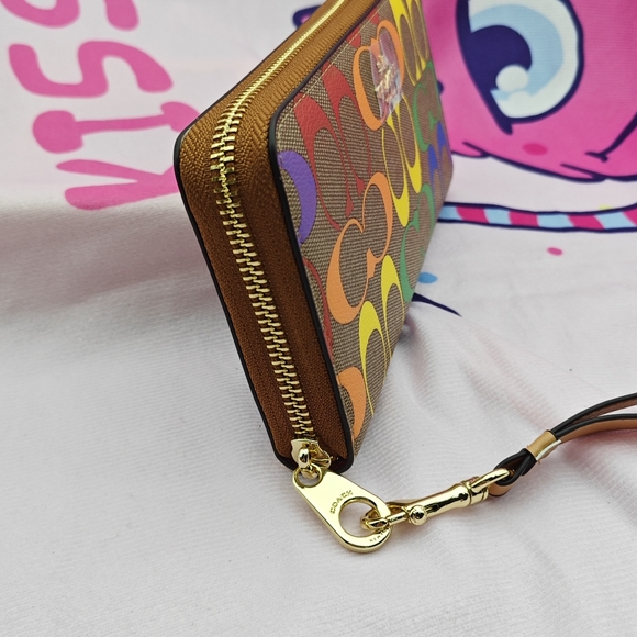 Coach Wallet - Picture 3 of 9